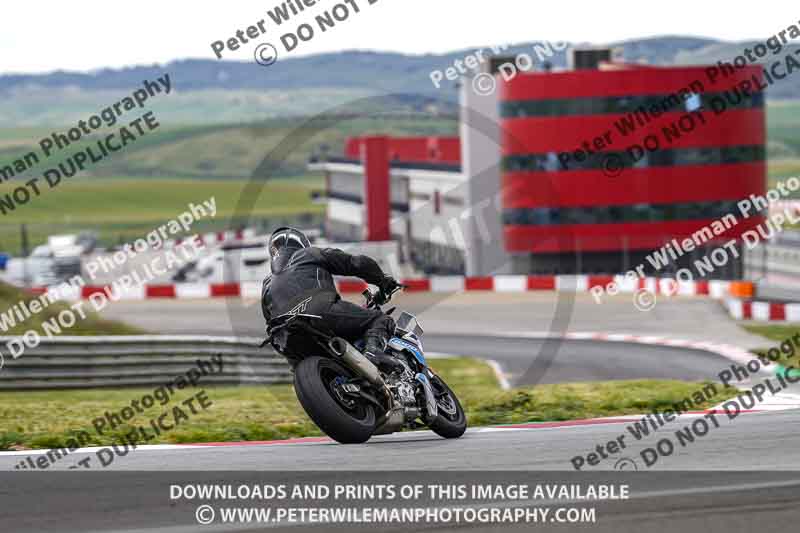 cadwell no limits trackday;cadwell park;cadwell park photographs;cadwell trackday photographs;enduro digital images;event digital images;eventdigitalimages;navarra;no limits trackdays;peter wileman photography;racing digital images;trackday digital images;trackday photos